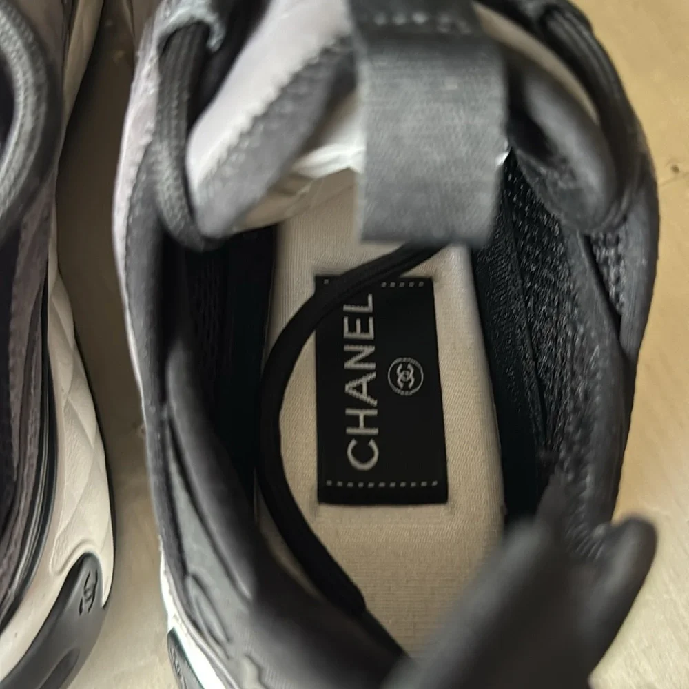 Chanel 23k gray grey suede sneakers trainers flats logo black flats sz 39
